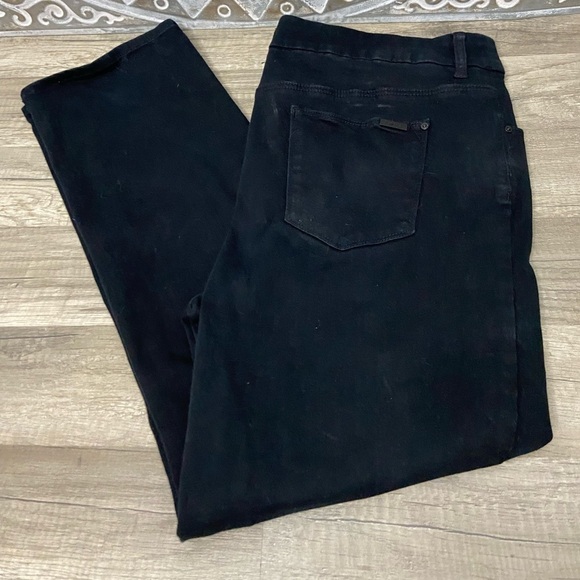 Chico's Pants - CHICOS So Slimming Girlfriend Straight Leg Black 14 Short